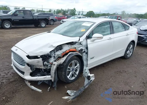 2016 Ford Fusion Energi Titanium из США, поврежденный, VIN 3FA6P0SU5GR287017